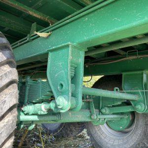 Mėšlo kratytuvas - universali technika ūkiui - siloso pervežimas
